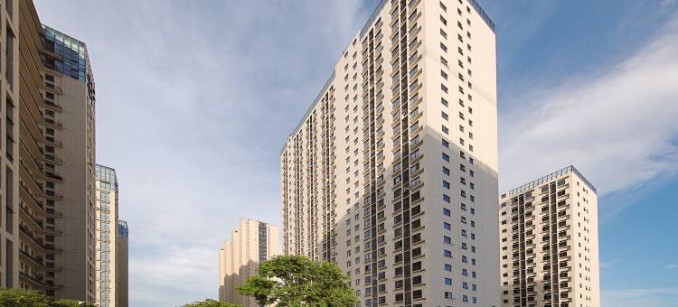 城市之光·设计师影院公寓(经济开发区深圳东路店)图片