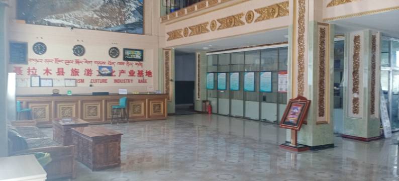 希夏邦马酒店图片