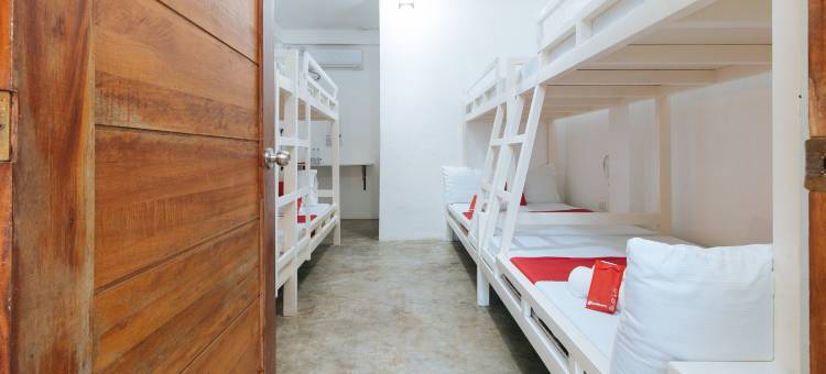 红多兹@拉乌尼翁圣约翰营舍酒店(RedDoorz @ Camp Saint John Hotel La Union)图片