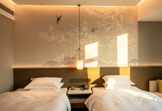 Mengcheng Empark Grand Hotel (Kunpeng Square Fangyuanhui) Hotel Overview