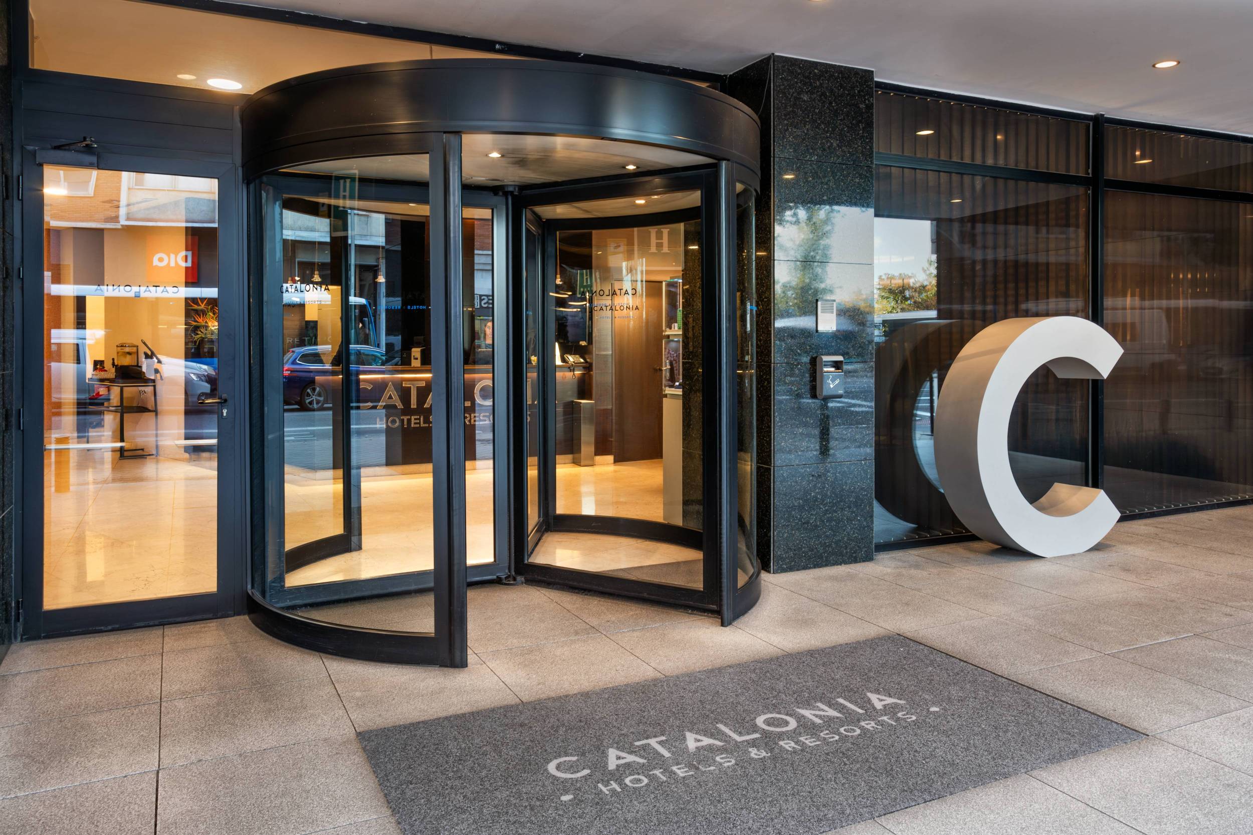 Hotel Catalonia El Retiro Over view