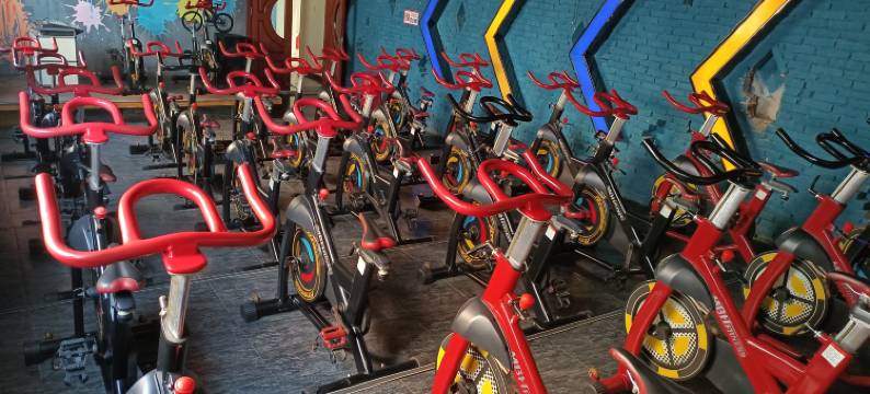 冠逸酒店(开原全民健身中心)图片