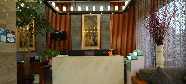 艺龙瑞云酒店(天台山高铁站店)图片