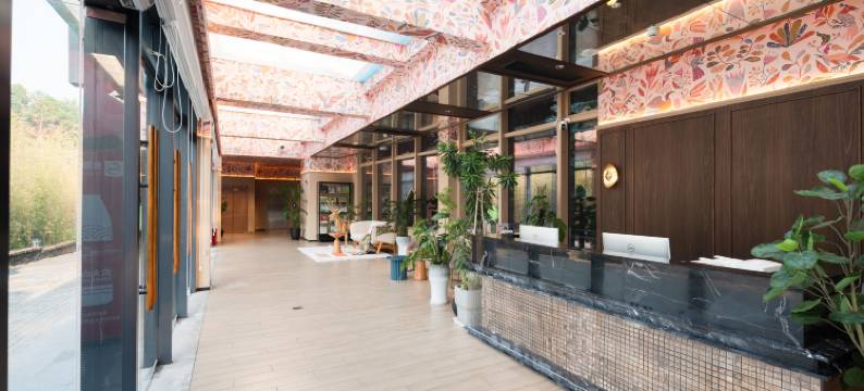 小凉帽之家酒店(深圳甘坑古镇店)图片