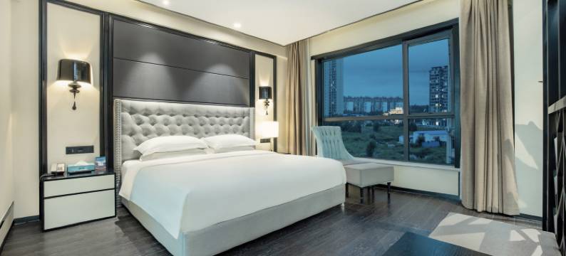 莫蓝酒店(开封万岁山武侠城西大门店)图片