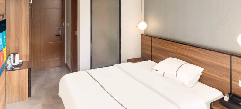 黑白格轻奢自助民宿图片