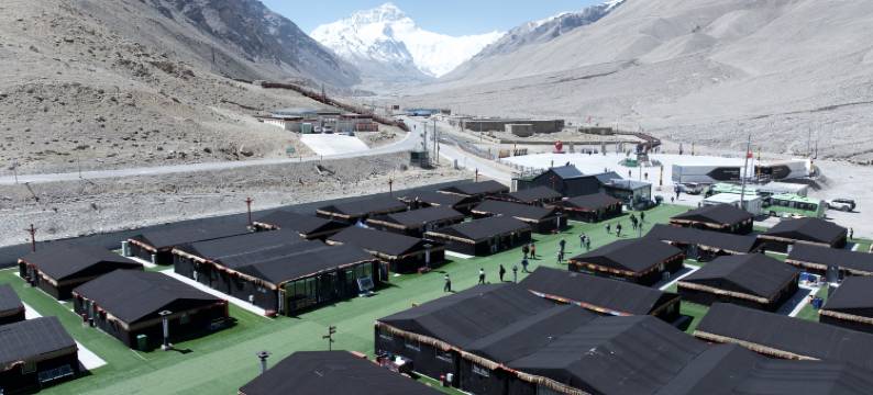 珠峰大本营帐篷营地图片