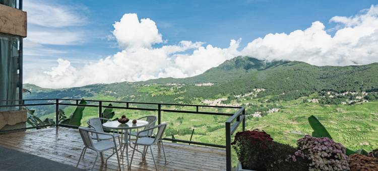 元阳生田·醒空｜多依树全景日出梯田观景民宿图片