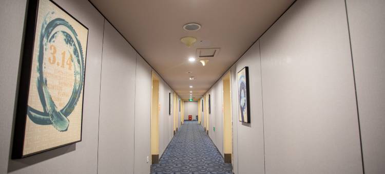 派酒店(西安明城墙和平门地铁站店)图片