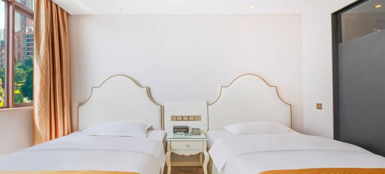 竹溪168假日酒店(武陵不夜城竹溪广场公园店)图片