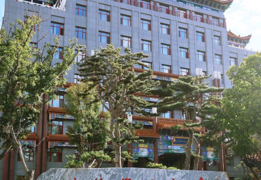 围场休浣温泉假日酒店外景图