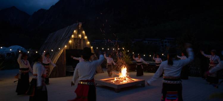 九寨沟仰望星空·Vacilando度假庄园(日照金山观赏点店)图片
