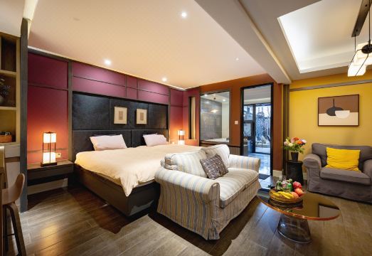 Fengcheng No.12 CourtyardHotel Overview