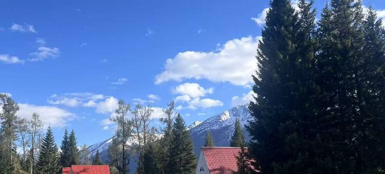 花间坊·Snowy mountain view雪山观景高端民宿(喀纳斯景区店)图片