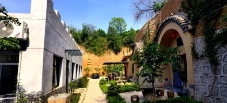 西安秦俑村窑洞庭院(兵马俑博物馆店)图片