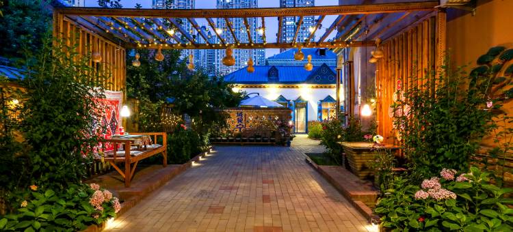 伊宁域见宁民宿(伊犁河风景区店)图片