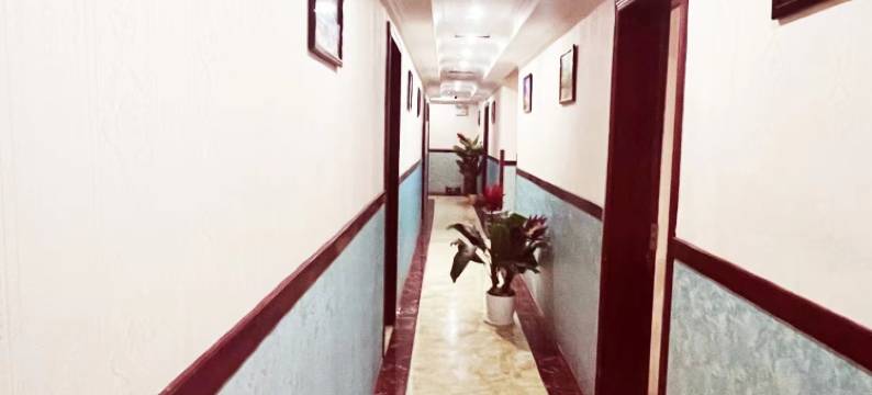 雅江龙啸祥瑞酒店图片