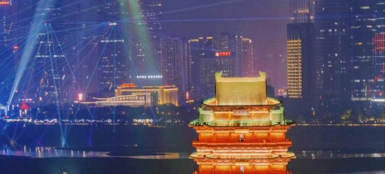 谊尚PLUS酒店(南昌红谷滩万象天地秋水广场店)图片