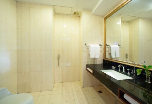 Moon Bay Seascape Hotel Hotel Overview