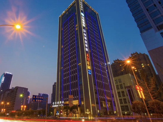 格瑞佳酒店(西安高铁北站文景路地铁站店)