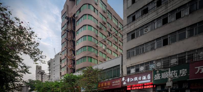 岸秋·章江假日酒店(赣州江南宋城步步高新天地店)图片