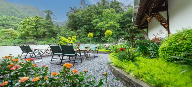 青城后山近水沐阳私汤民宿(泰安古镇店)图片