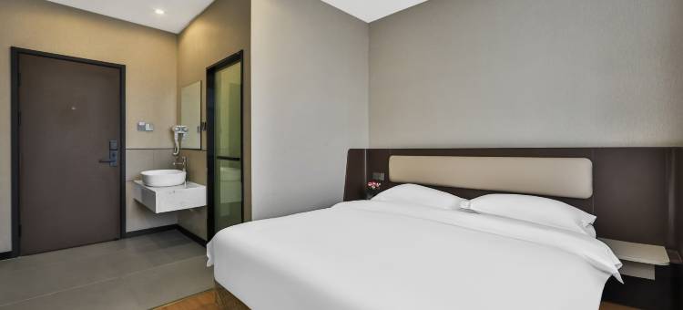 兰泊宾馆(松原火车站辰兴购物商场大润发店)图片