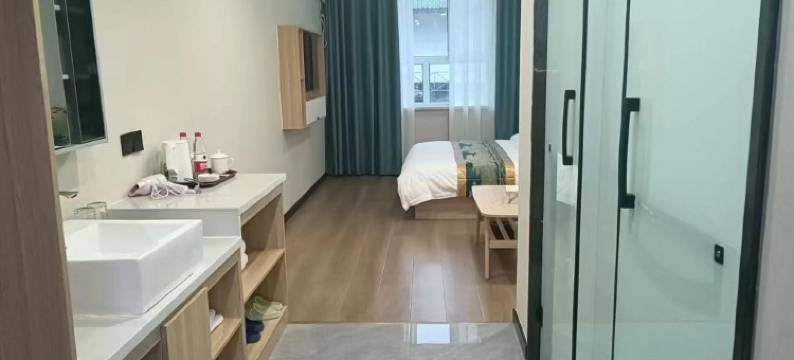 巴音布鲁克栖岭雅居图片