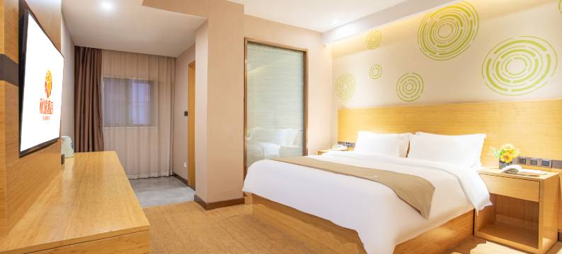 越家秋途酒店(象湖南大一附院店)图片