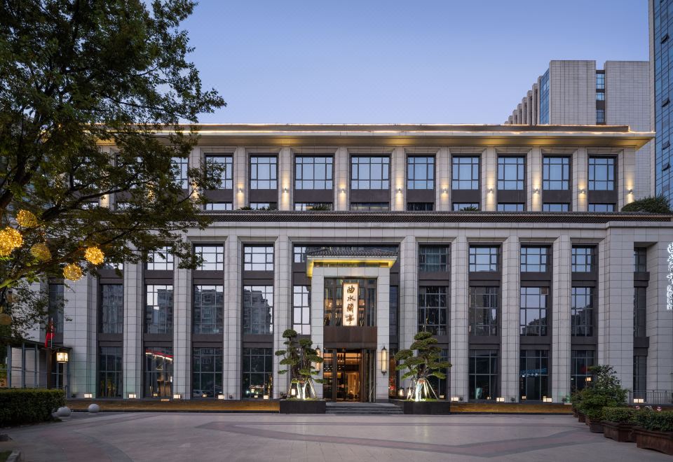 Qushui Lanting Holiday Hotel over view