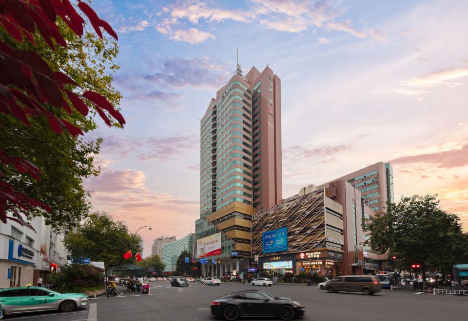 Friday MOKO Premium Apartment Over view