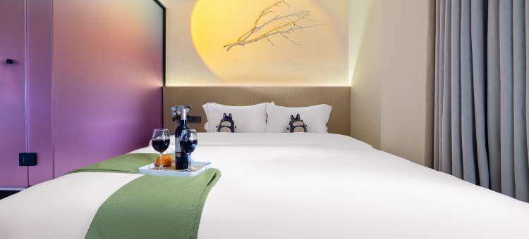 龙猫精灵酒店(南京南站胜太路地铁站店)图片