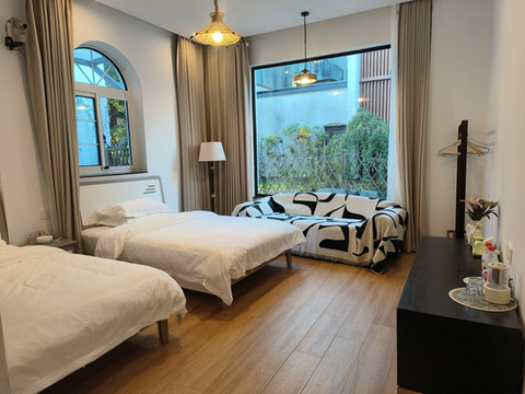 草堂花舍花园民宿(上海朱家角古镇景区店)