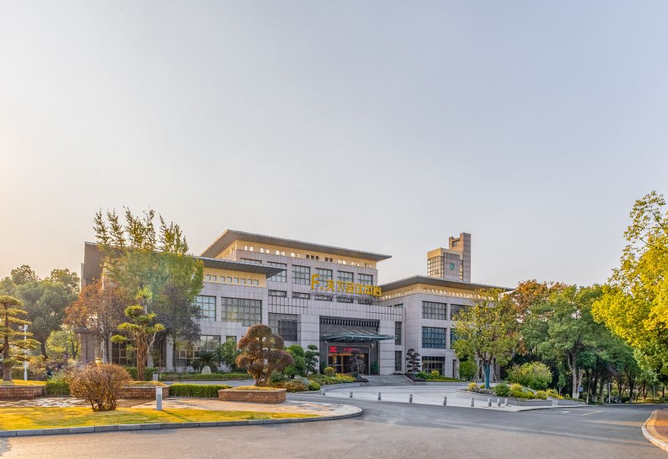  Hotel Overview