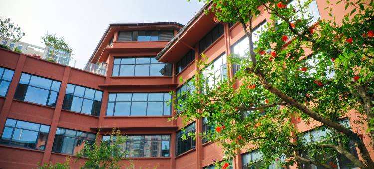 红墙琴园酒店(徐东湖北大学地铁站店)图片