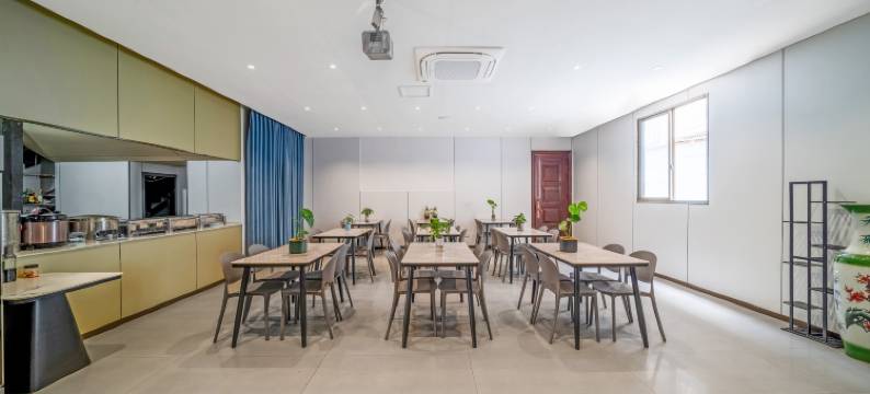 青曼里酒店(浦江人民广场店)图片