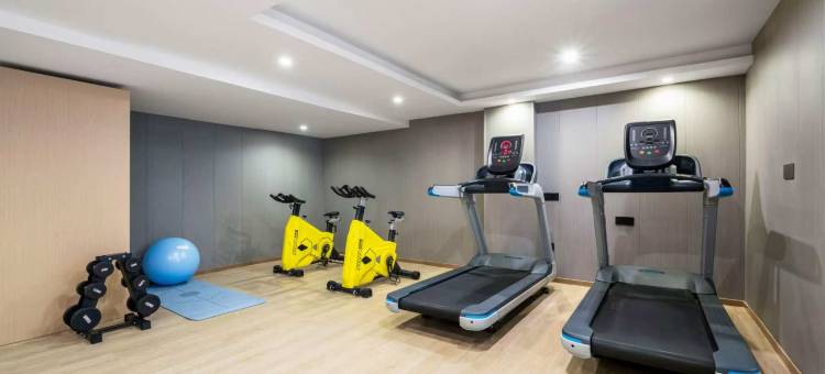 艺龙海雅酒店(重庆沙坪坝磁器口地铁站店)图片