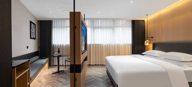 SFEEL设计师酒店(成都张家寺地铁站店)图片