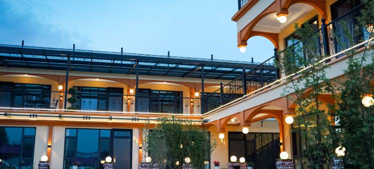 燕泥轩民宿(昭苏草原石人店)图片