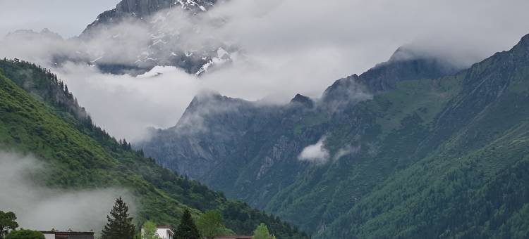 四姑娘山仰望星空·Vacilando度假庄园(长坪沟斯古拉神山店)图片