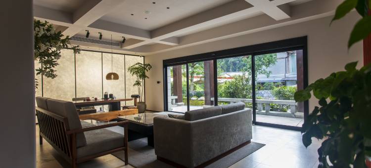 吾以溪右 · Creekside庭院度假民宿(三宝国际陶艺村店)图片