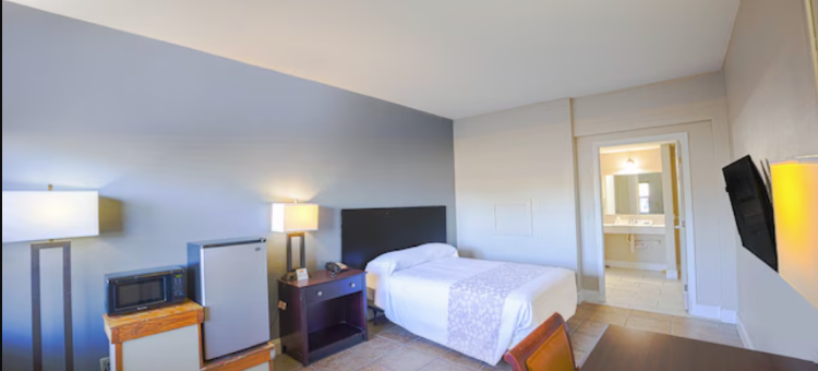 日出酒店 - 由OYO管理泰特斯维尔FL(Sunrise Inn by OYO Titusville FL)图片