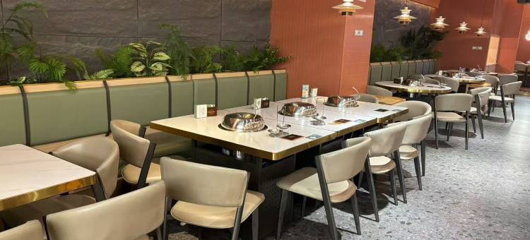 溪盼高空江景美宿图片