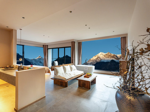 雨崩愈见山·雪山民宿