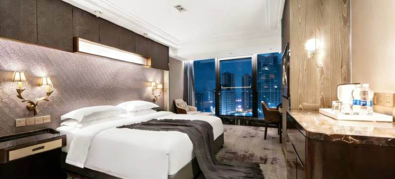 百川酒店(重庆解放碑步行街洪崖洞店)图片