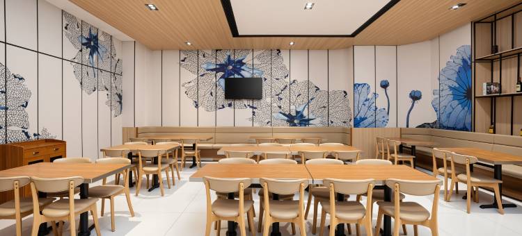 H酒店(太原迎泽大桥理工大学地铁站店)图片