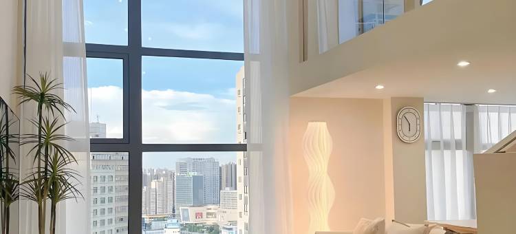 鹿鼎Loft轻奢影音公寓(艾溪湖东地铁站店)图片
