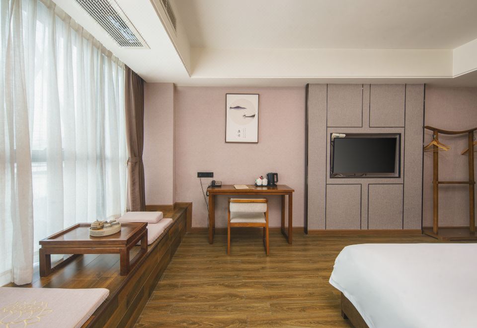Qianshuiwan Chanyin Hotel Hotel Overview