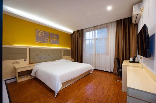 布丁严选酒店(西安凤城二路青少年中心地铁站店)