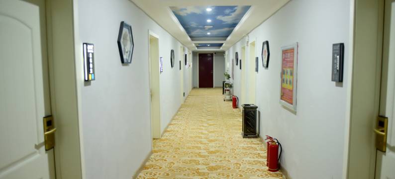 星辰影视主题酒店(尉氏自由路汽车站店)图片